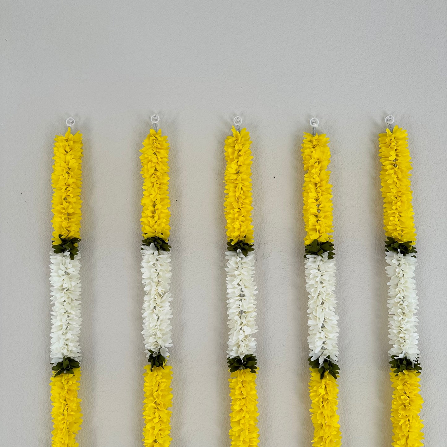 3.5Ft Yellow-White Fabric Garland (1Pc)