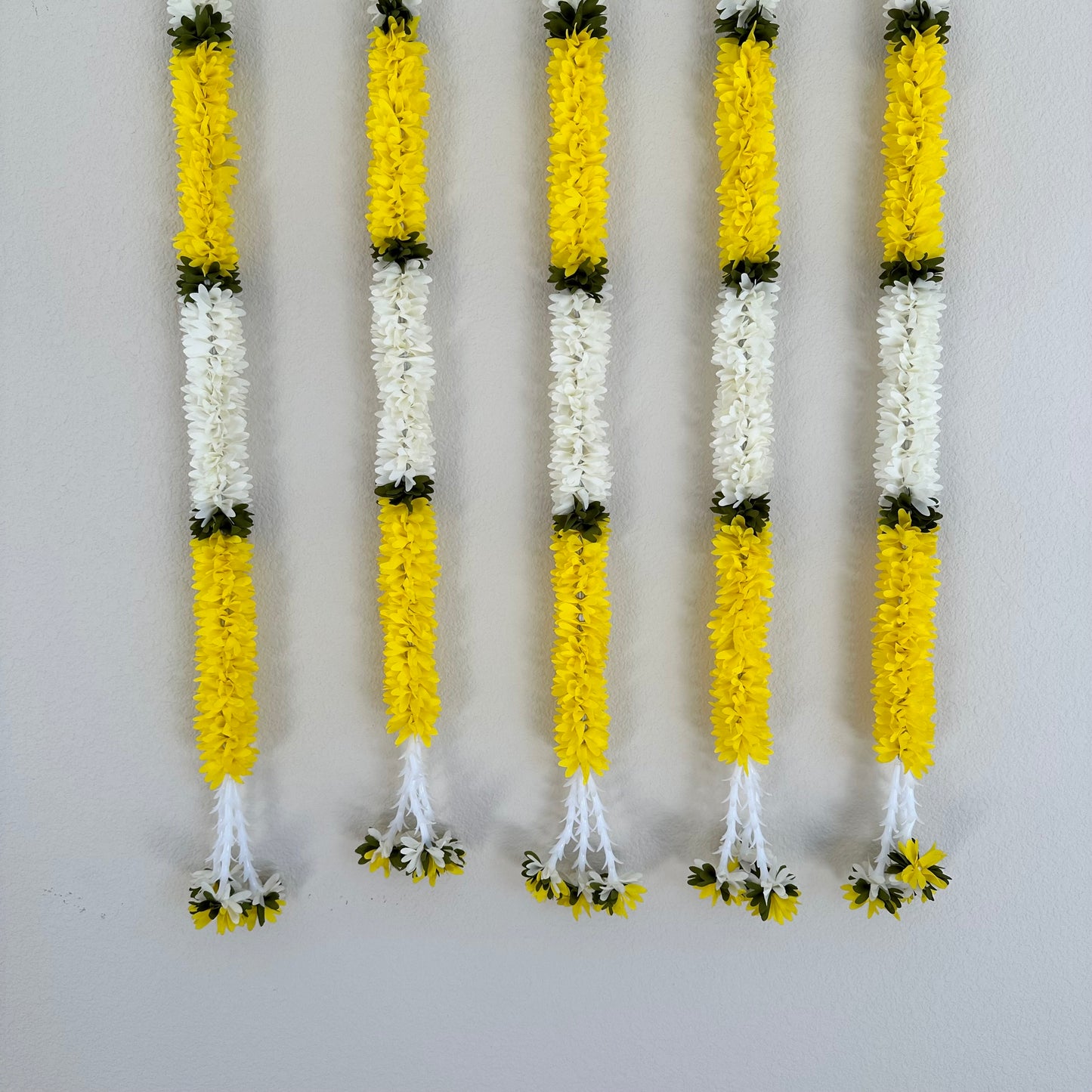 3.5Ft Yellow-White Fabric Garland (1Pc)