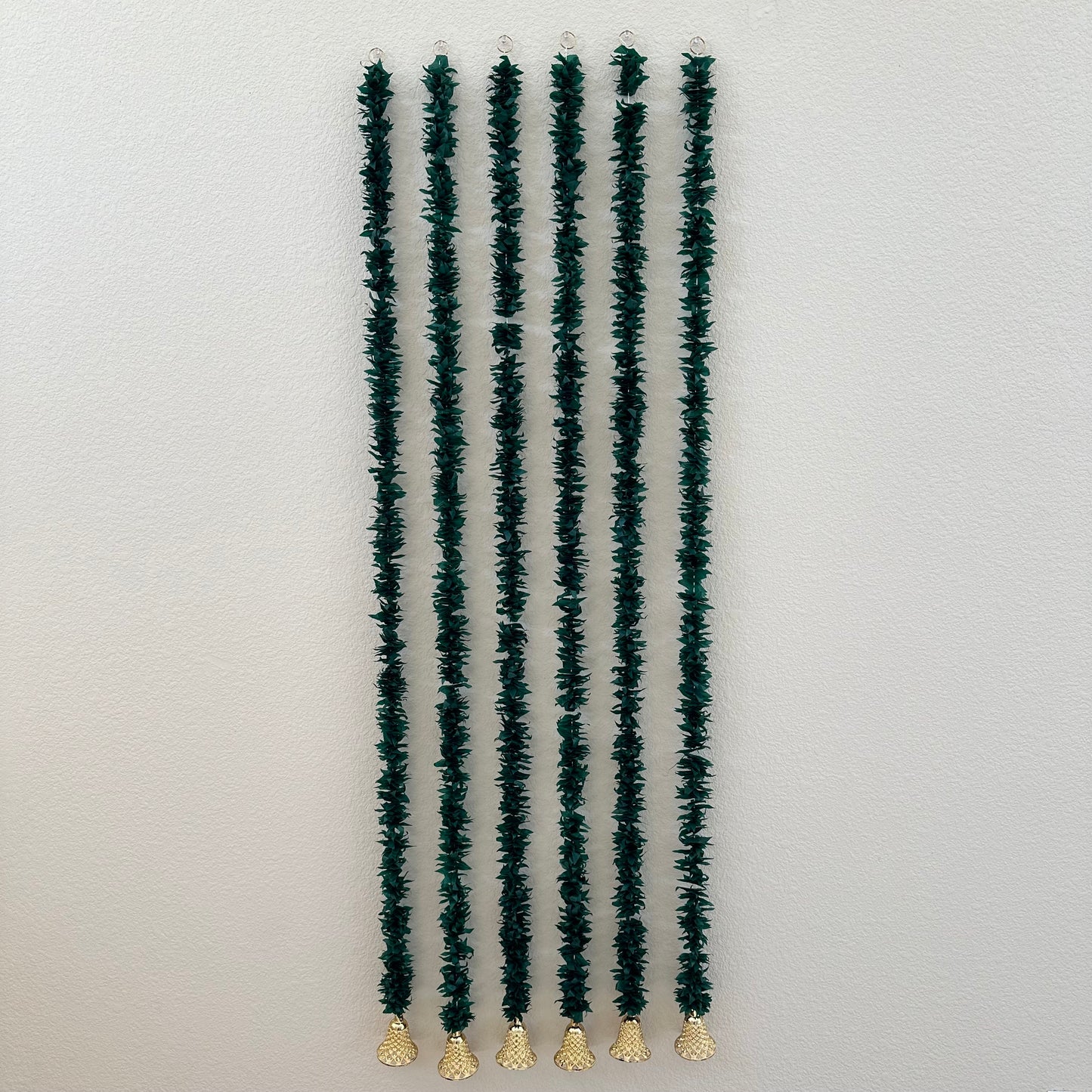 5Ft Green Plastic Garland (1Pc)