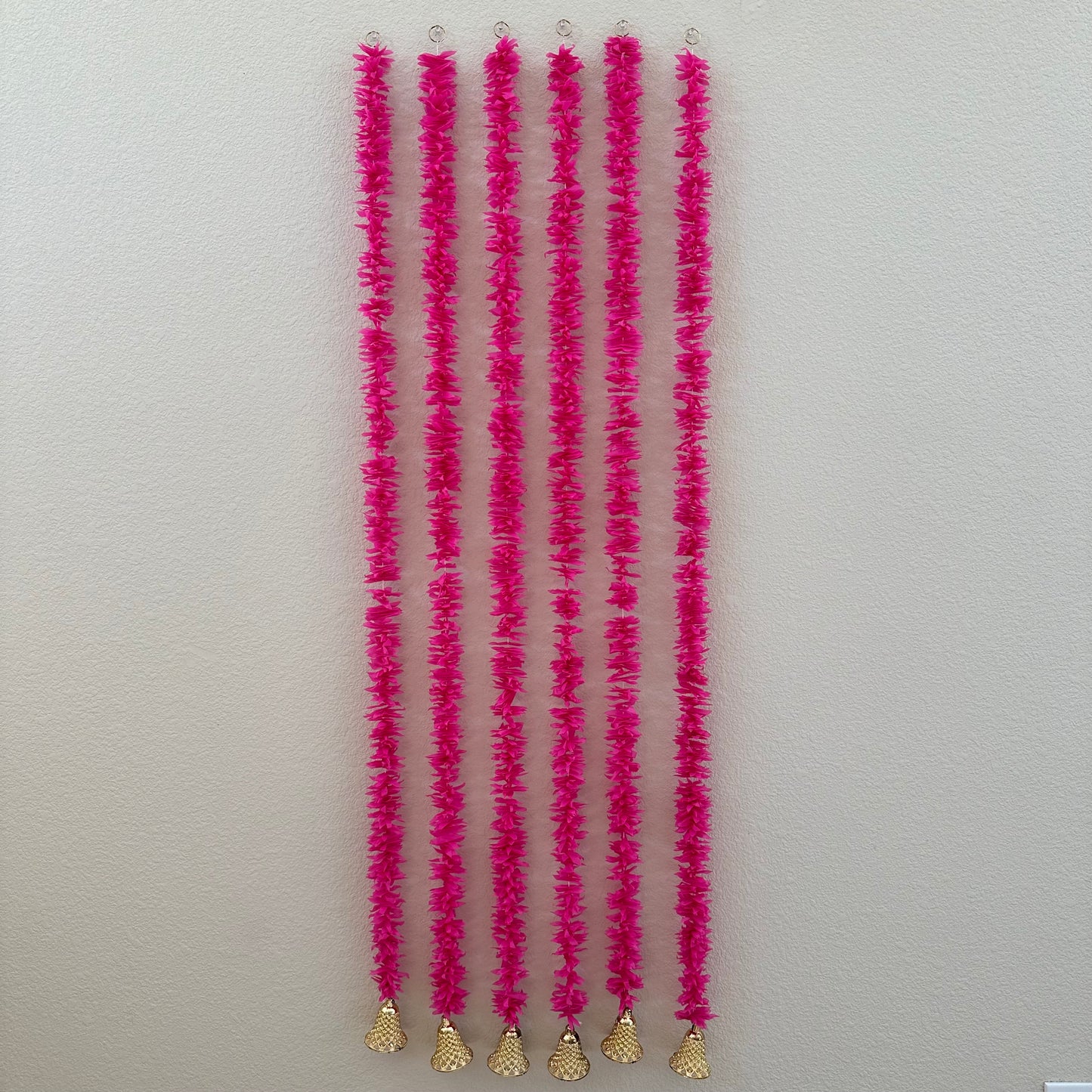 5Ft Pink Plastic Garland (1Pc)