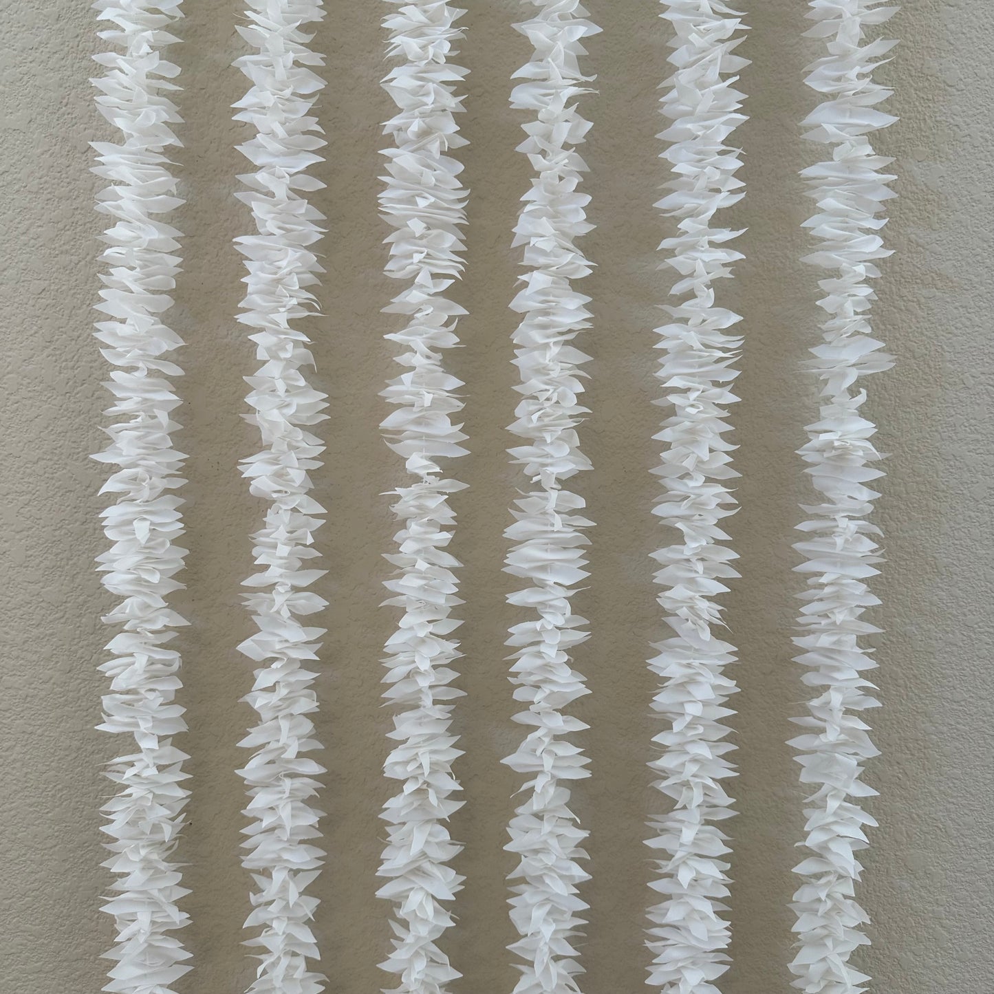 5Ft White Plastic Garland (1Pc)