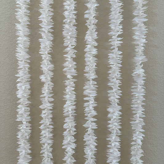 5Ft White Plastic Garland (1Pc)