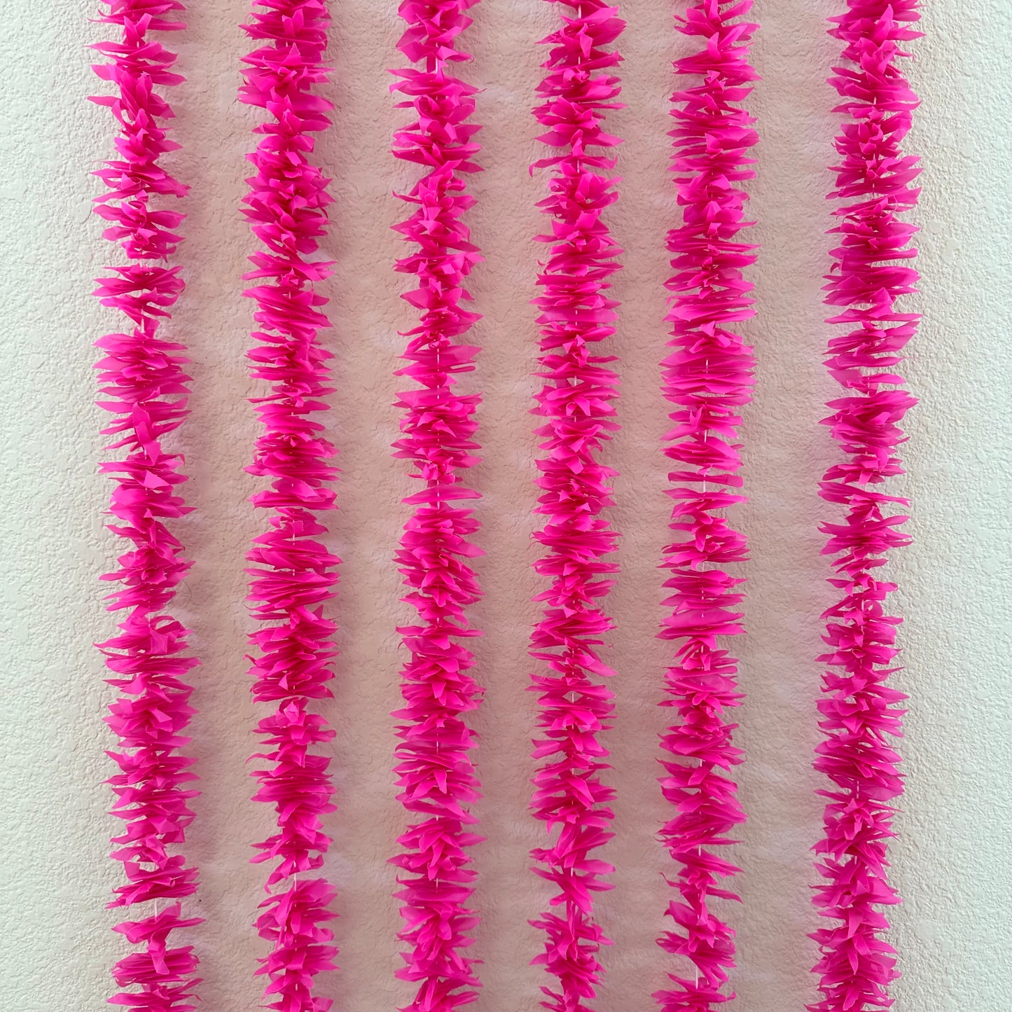 5Ft Pink Plastic Garland (1Pc)