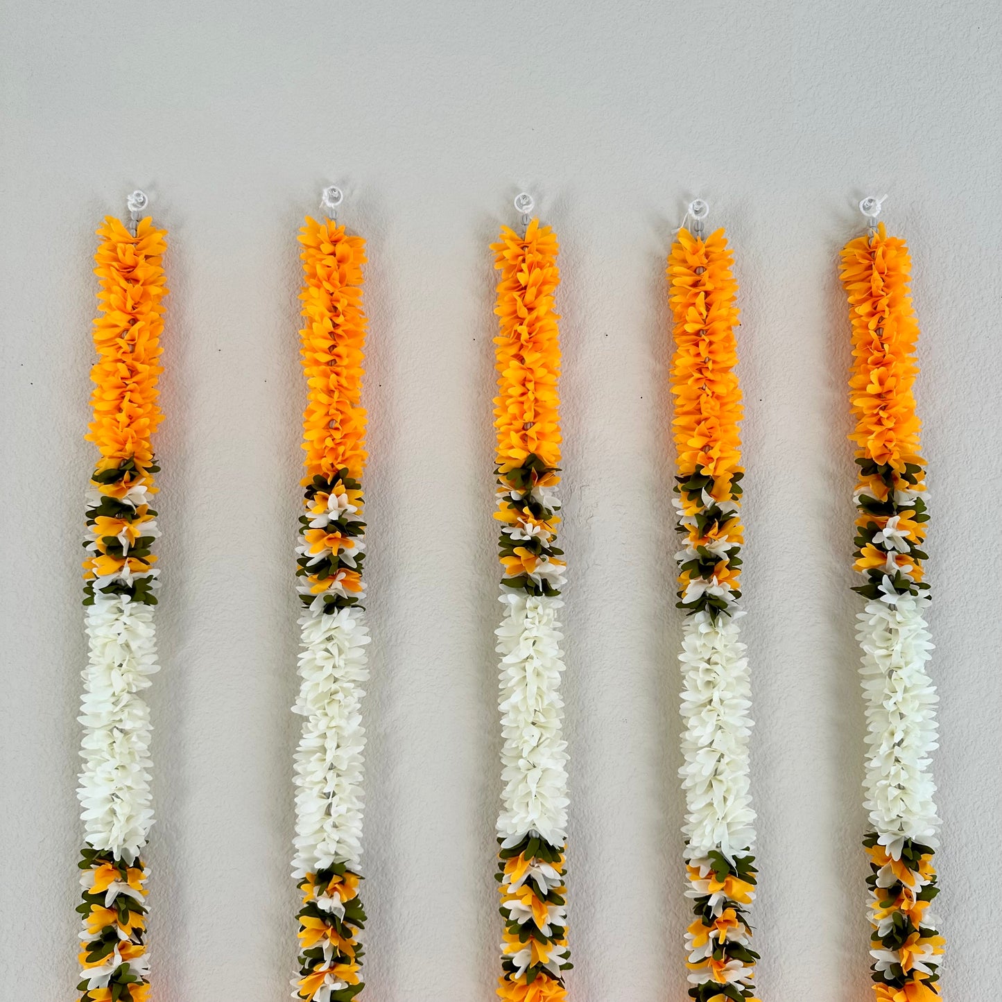5Ft Orange-White Fabric Garland (1Pc)