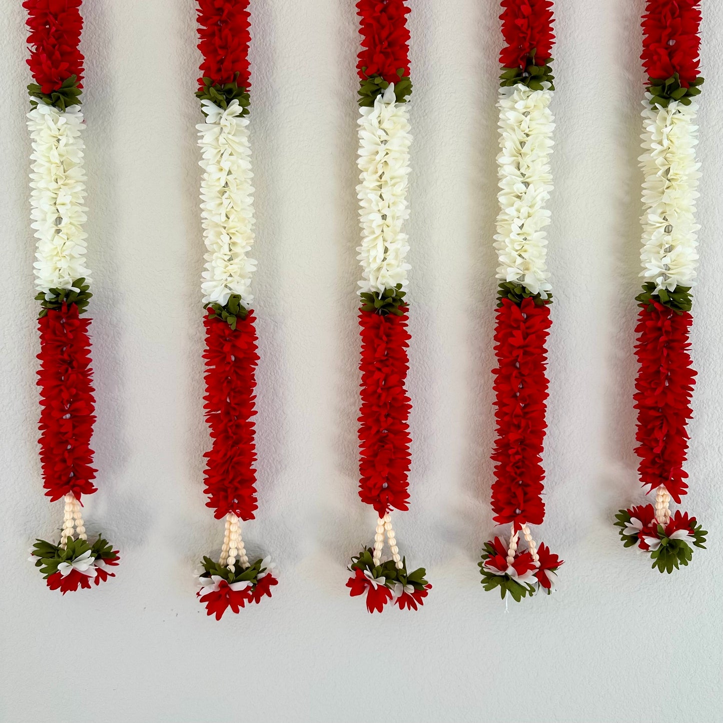 3.5Ft Red-White Fabric Garland (1Pc)