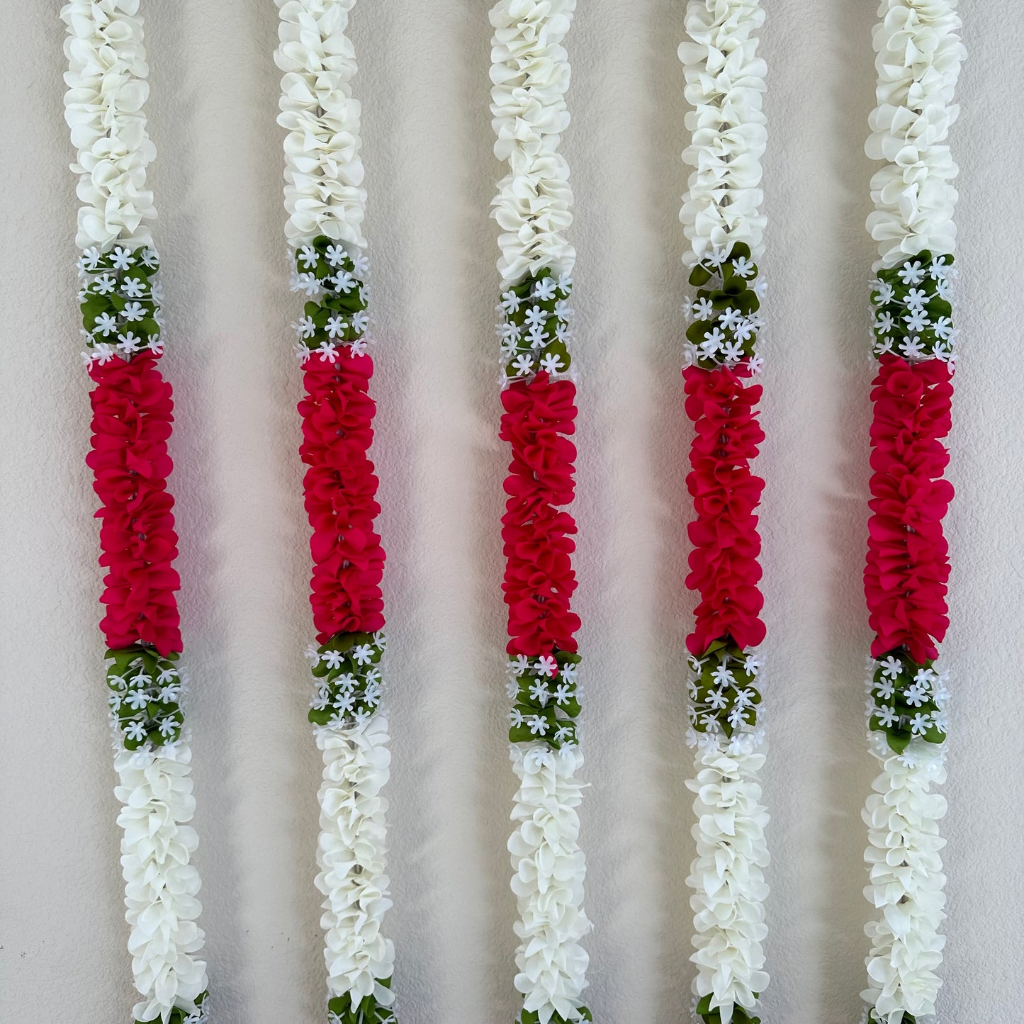 5Ft Red-White Fabric Garland (1Pc)