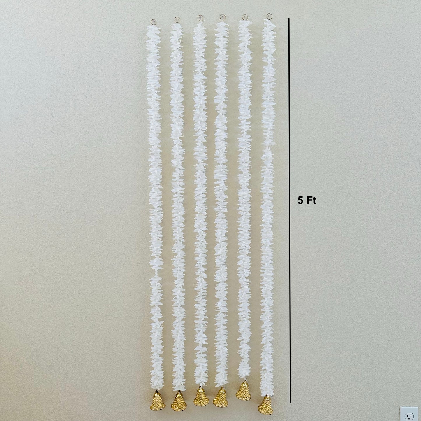 5Ft White Plastic Garland (1Pc)