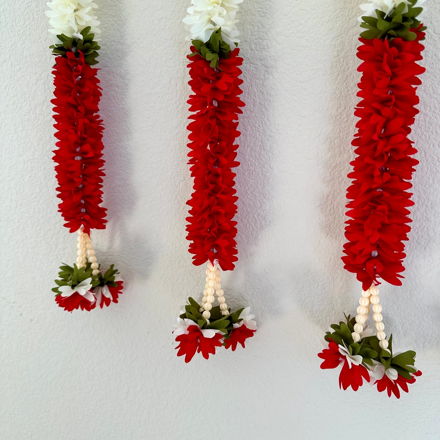 3.5Ft Red-White Fabric Garland (1Pc)