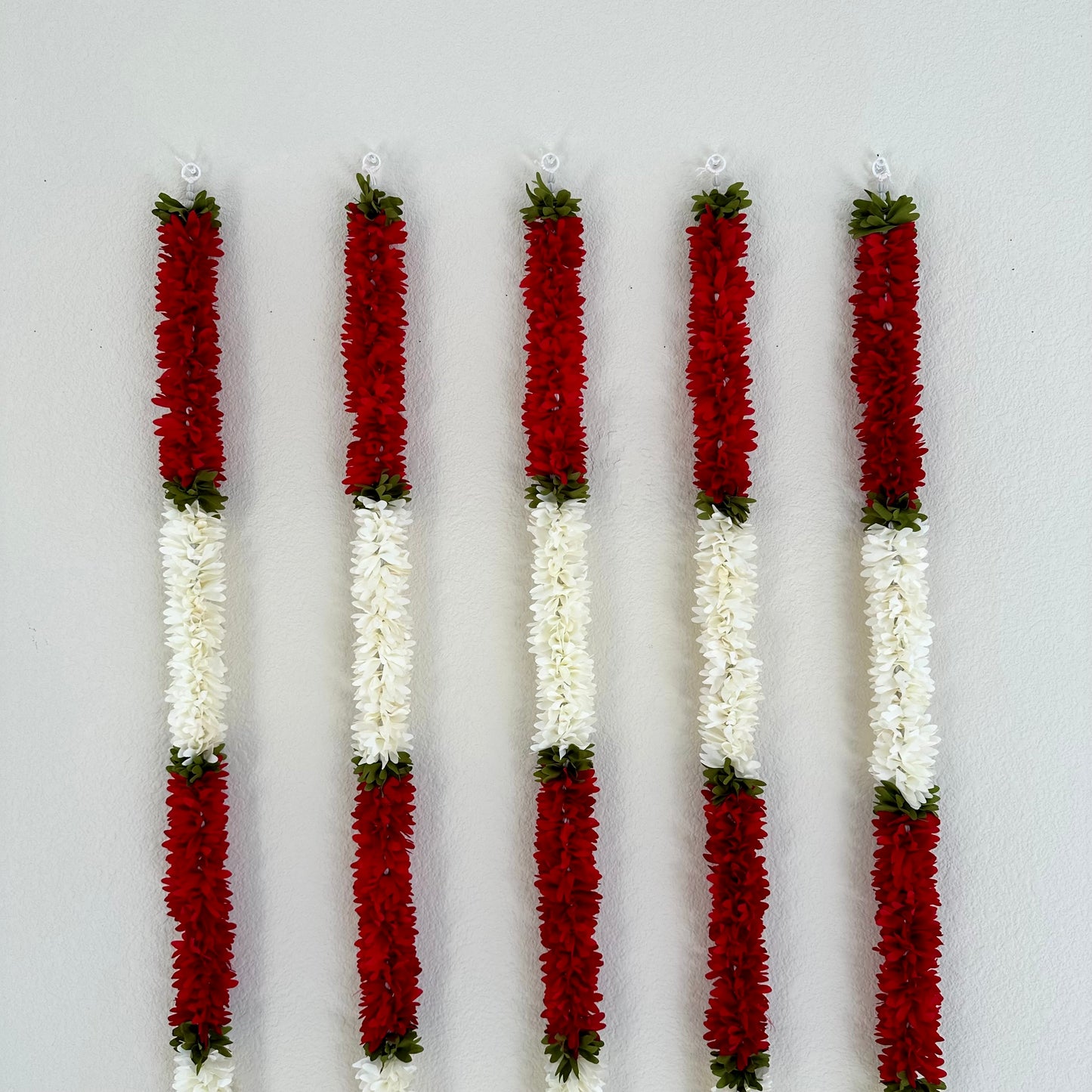 5Ft Red-White Fabric Garland (1Pc)